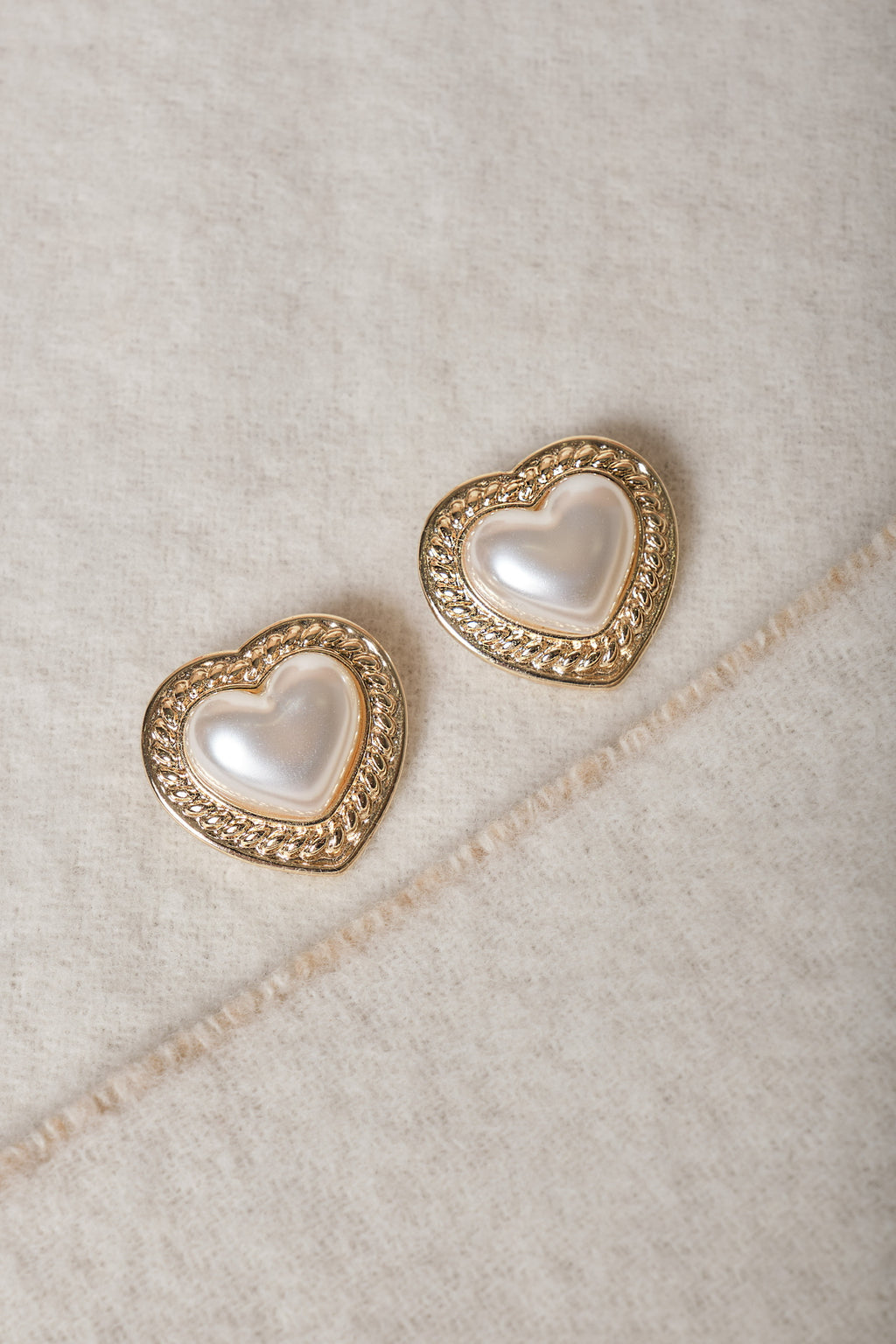 Pearl heart oorbellen - goud