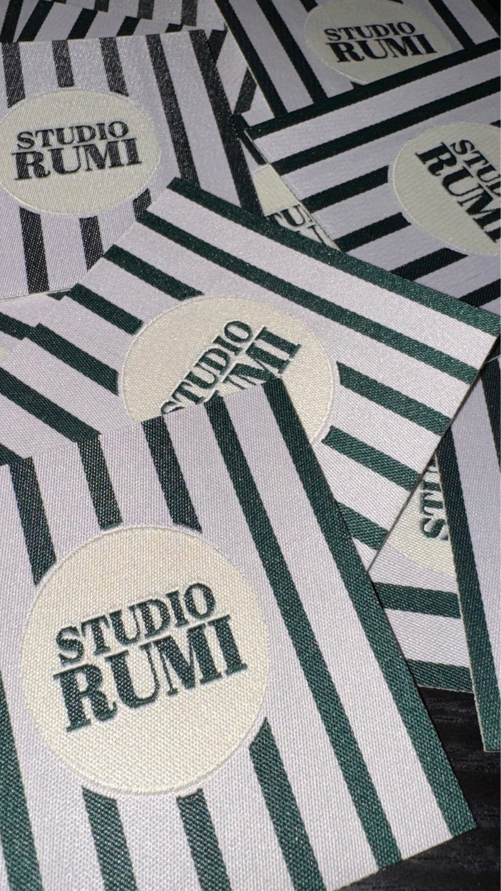 STUDIO RUMI embleem