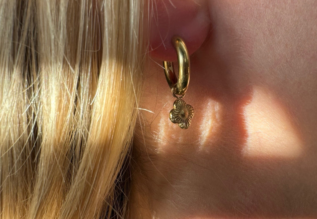 Clover oorbellen - goud